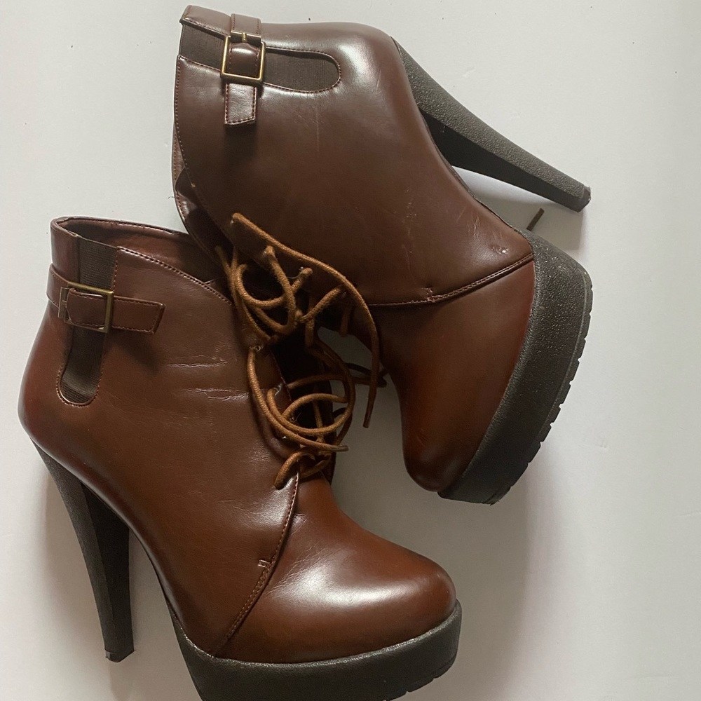 Charles David Ankle Boots